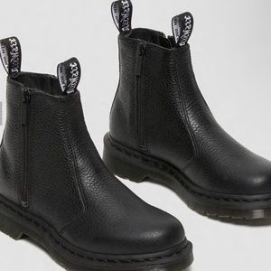 BRAND NEW DR MARTENS Chelsea Boots 2976